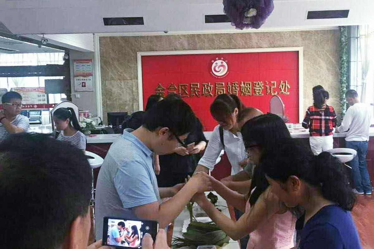 �������g�����ֻ�����ӛ̎�e�k����